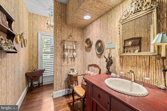 1236 DENBIGH LN, Wayne, PA 19087