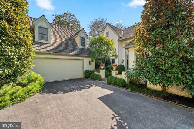 1236 DENBIGH LN, Wayne, PA 19087