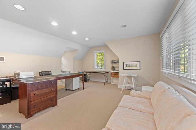 1236 DENBIGH LN, Wayne, PA 19087