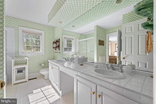 1236 DENBIGH LN, Wayne, PA 19087