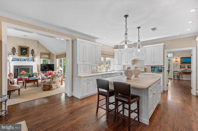 1236 DENBIGH LN, Wayne, PA 19087