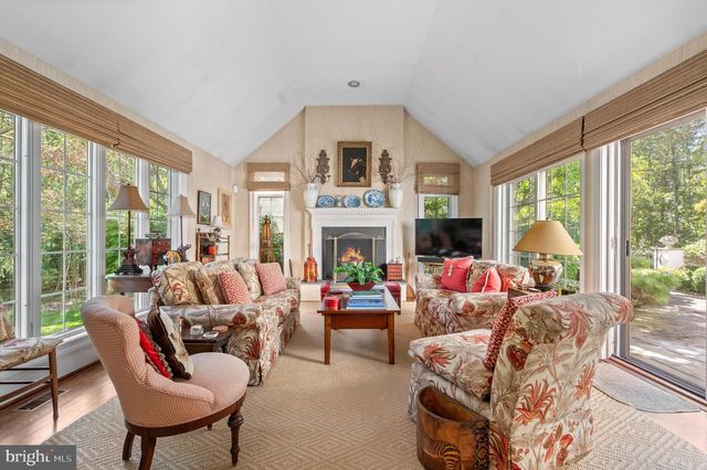 1236 DENBIGH LN, Wayne, PA 19087