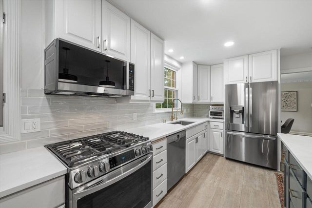 154 N 88th STREET, Wauwatosa, WI 53226