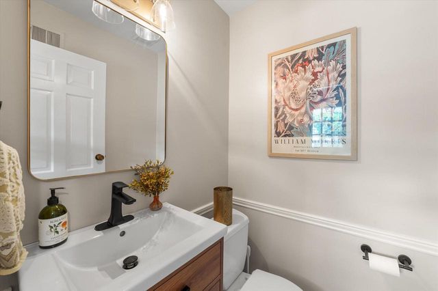 154 N 88th STREET, Wauwatosa, WI 53226