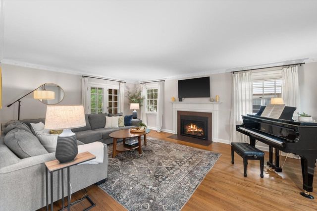 154 N 88th STREET, Wauwatosa, WI 53226