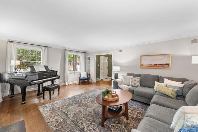 154 N 88th STREET, Wauwatosa, WI 53226
