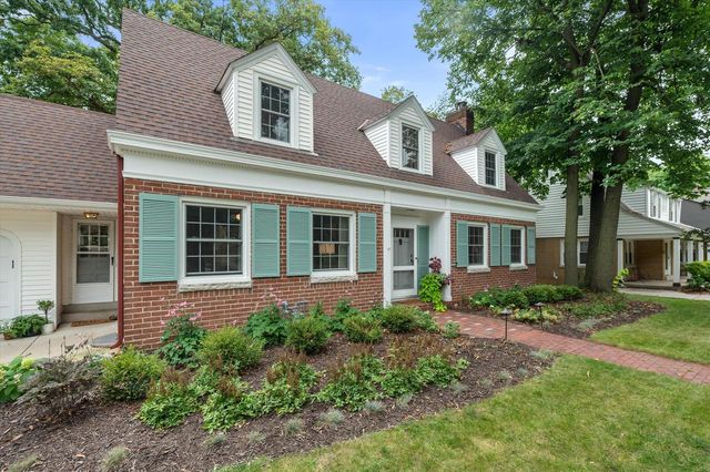 154 N 88th STREET, Wauwatosa, WI 53226