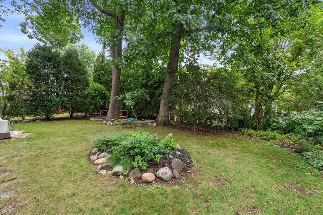 154 N 88th STREET, Wauwatosa, WI 53226