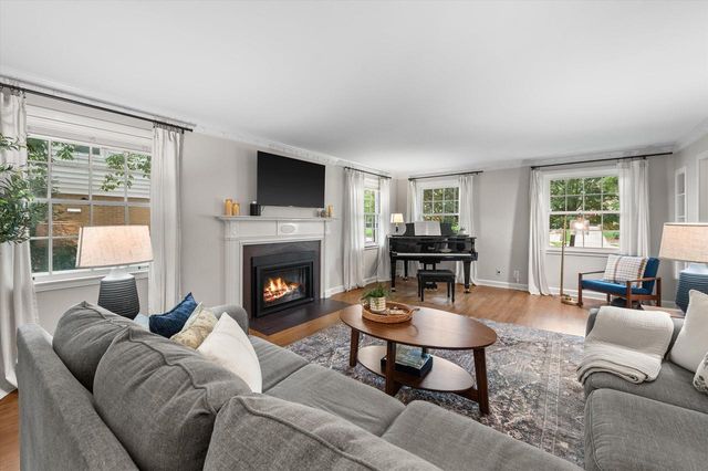 154 N 88th STREET, Wauwatosa, WI 53226