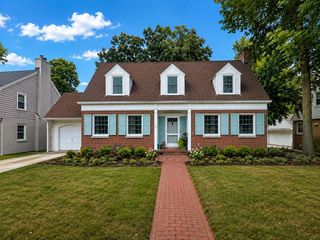 154 N 88th STREET, Wauwatosa, WI 53226