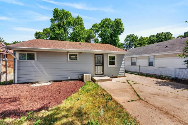 5275 N 57th STREET, Milwaukee, WI 53218