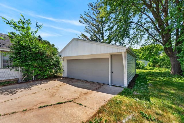 5275 N 57th STREET, Milwaukee, WI 53218