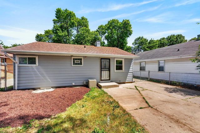 5275 N 57th STREET, Milwaukee, WI 53218