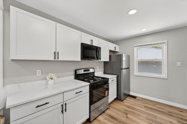 5275 N 57th STREET, Milwaukee, WI 53218
