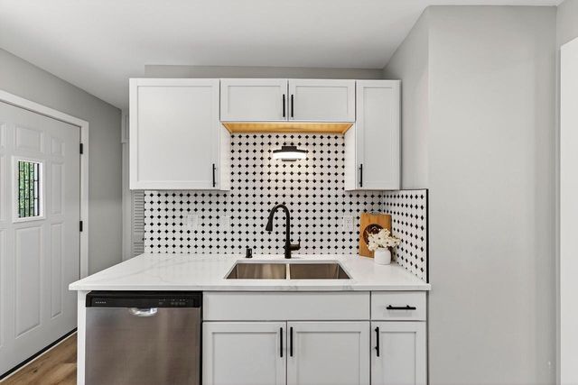 5275 N 57th STREET, Milwaukee, WI 53218