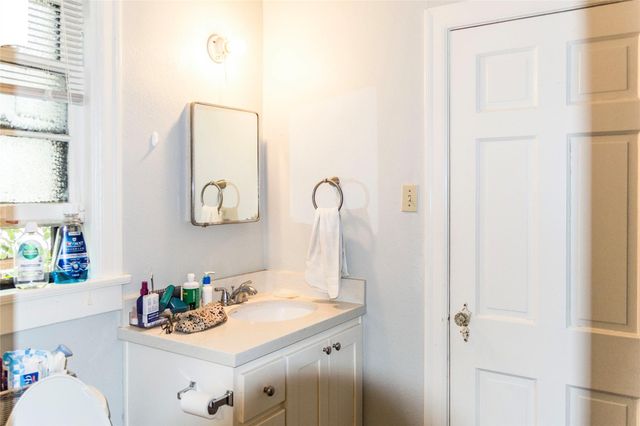 1918 Robbins PL A, Austin, TX 78705