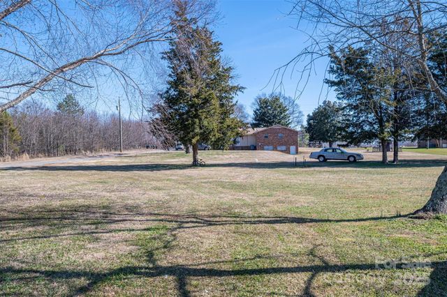 603 Tribal Road, Blacksburg, SC 29702