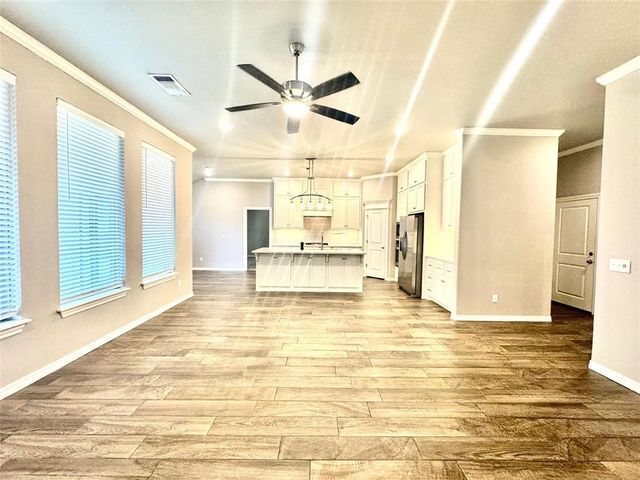 9137 NW 115th Terrace, Yukon, OK 73099