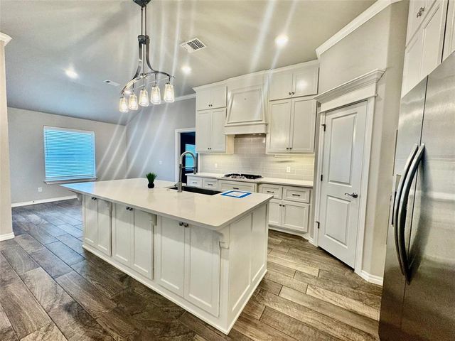 9137 NW 115th Terrace, Yukon, OK 73099