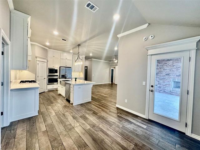 9137 NW 115th Terrace, Yukon, OK 73099