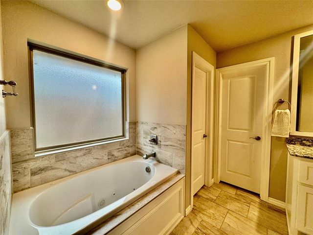 9137 NW 115th Terrace, Yukon, OK 73099