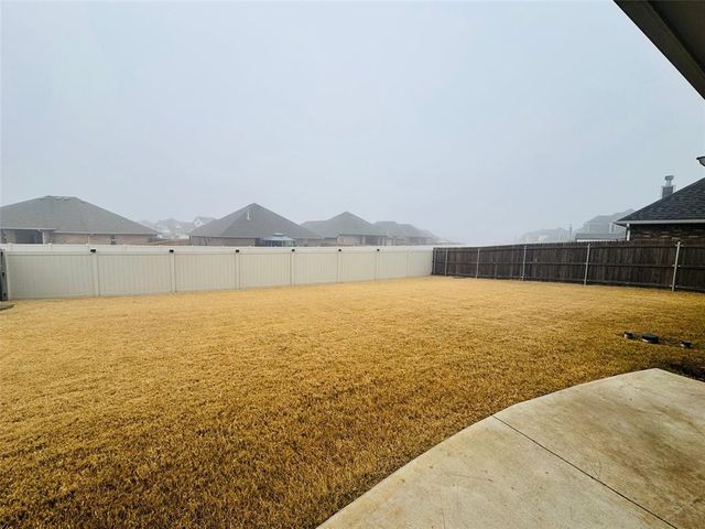 9137 NW 115th Terrace, Yukon, OK 73099