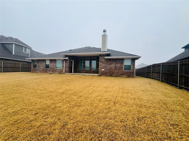 9137 NW 115th Terrace, Yukon, OK 73099