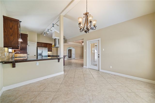 6 Virginia Hills Dr, Corpus Christi, TX 78414