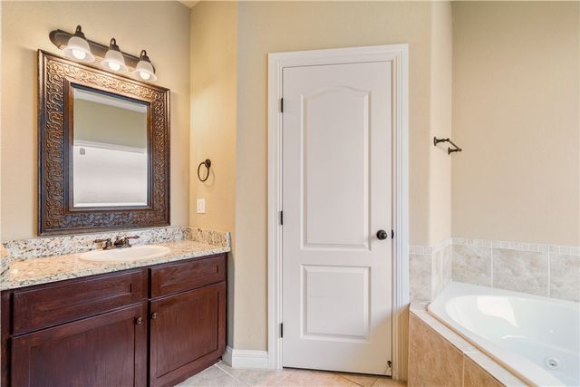 6 Virginia Hills Dr, Corpus Christi, TX 78414