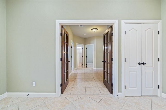 6 Virginia Hills Dr, Corpus Christi, TX 78414