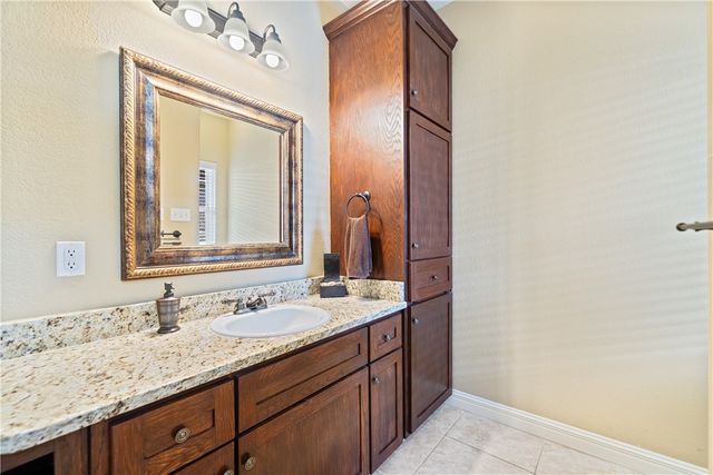 6 Virginia Hills Dr, Corpus Christi, TX 78414