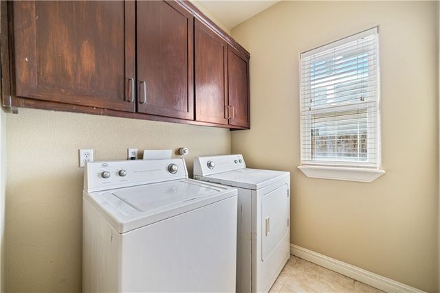 6 Virginia Hills Dr, Corpus Christi, TX 78414