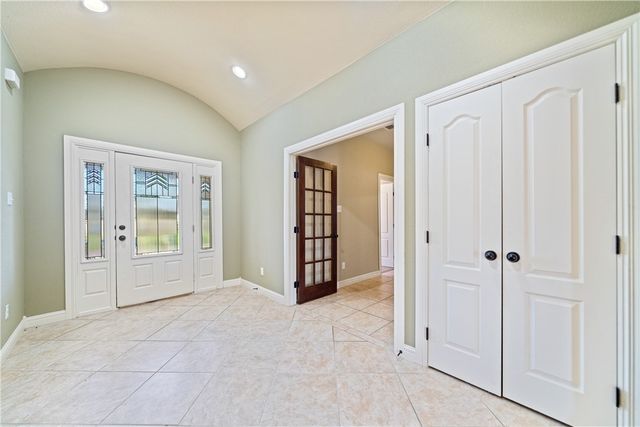 6 Virginia Hills Dr, Corpus Christi, TX 78414
