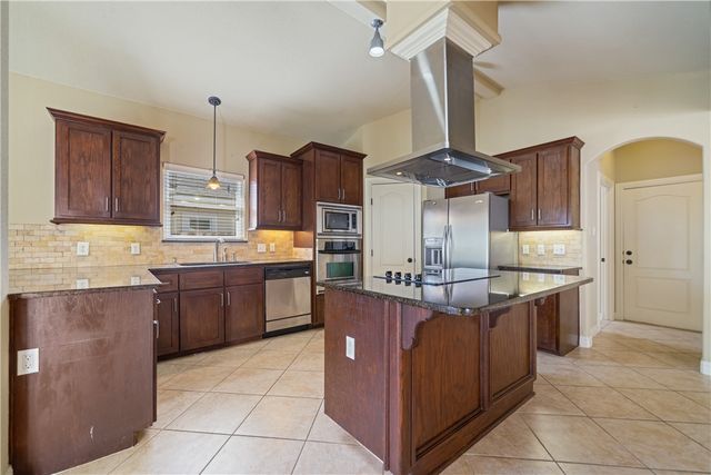 6 Virginia Hills Dr, Corpus Christi, TX 78414