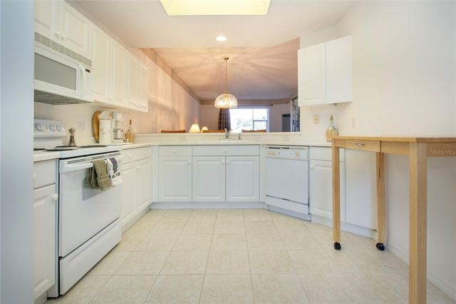 5300 HYLAND HILLS AVENUE U2016, Sarasota, FL 34241