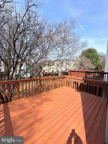 898 BAYRIDGE DR, Gaithersburg, MD 20878