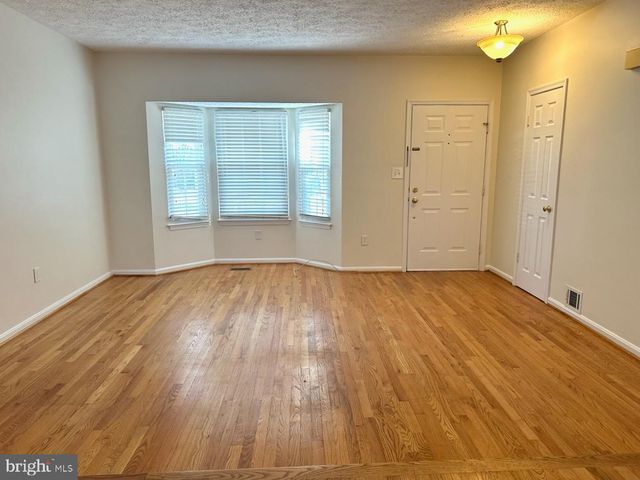 898 BAYRIDGE DR, Gaithersburg, MD 20878