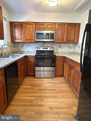 898 BAYRIDGE DR, Gaithersburg, MD 20878