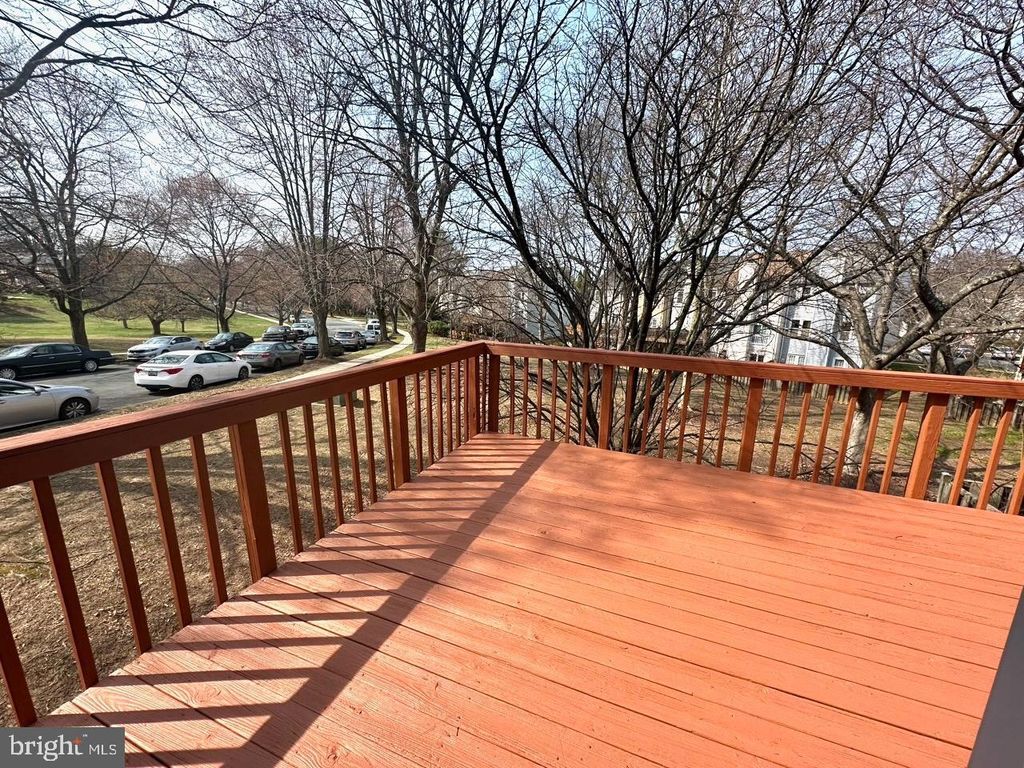 898 BAYRIDGE DR, Gaithersburg, MD 20878