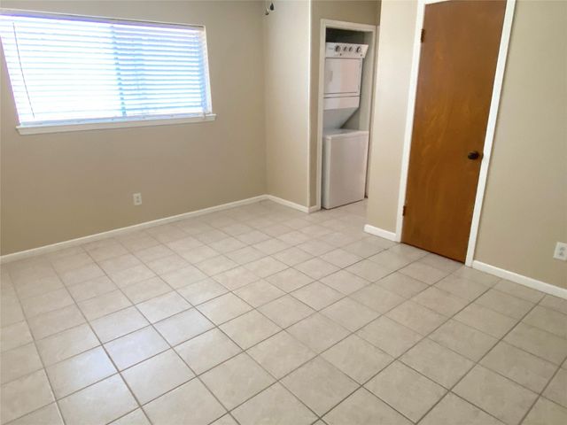 10122 Shadow Wood Drive 11, Houston, TX 77043