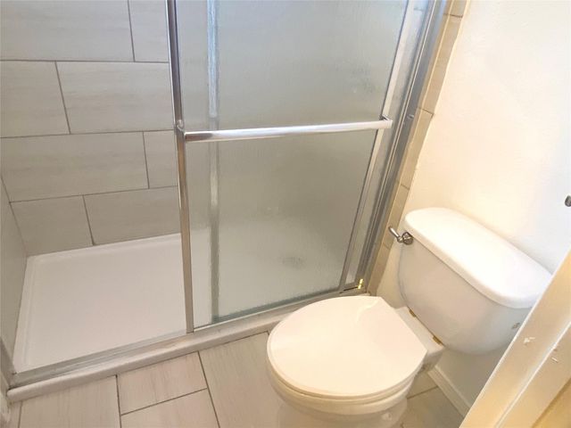 10122 Shadow Wood Drive 11, Houston, TX 77043