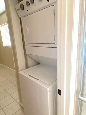 10122 Shadow Wood Drive 11, Houston, TX 77043