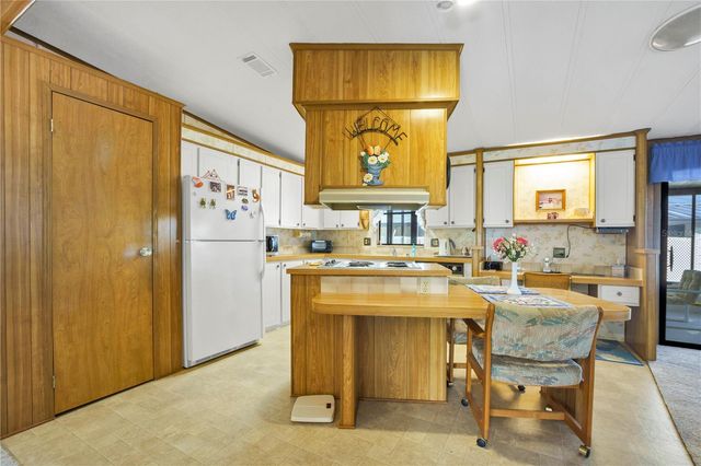 4969 FOXWOOD LAKE DRIVE, Lakeland, FL 33810