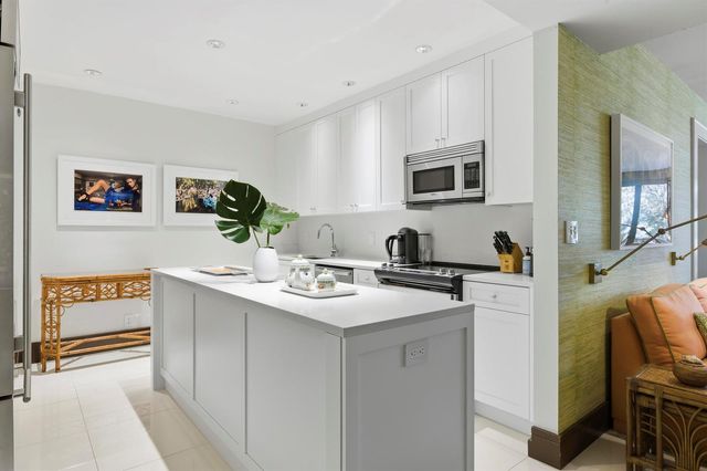 2275 S Ocean Boulevard 207n, Palm Beach, FL 33480