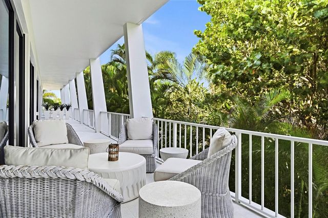 2275 S Ocean Boulevard 207n, Palm Beach, FL 33480