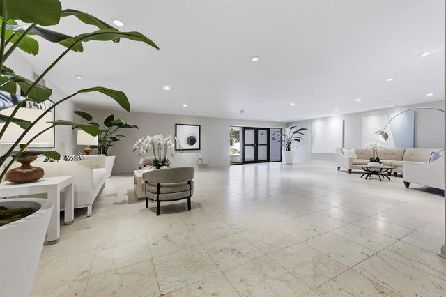 2275 S Ocean Boulevard 207n, Palm Beach, FL 33480