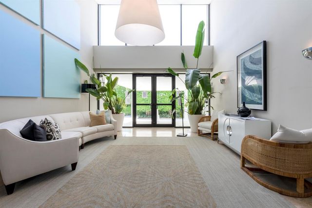 2275 S Ocean Boulevard 207n, Palm Beach, FL 33480