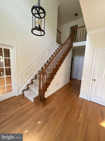 9 LE HAVRE CT, Potomac, MD 20854