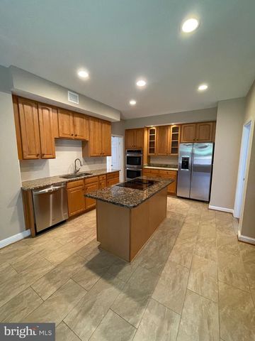 9 LE HAVRE CT, Potomac, MD 20854