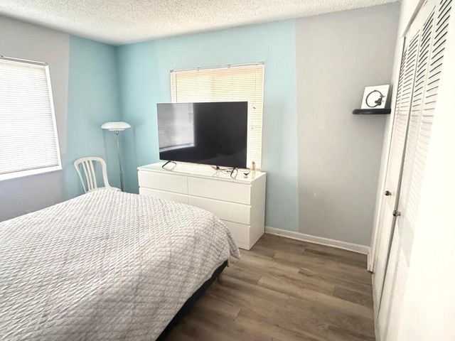 406 Lakeside Drive 208, Margate, FL 33063